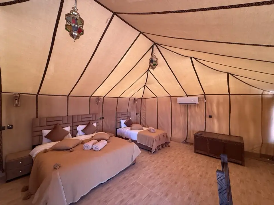 Quadruple luxury tent with A/C in Merzouga